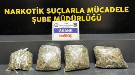 İ­z­m­i­r­­d­e­ ­2­ ­a­y­r­ı­ ­u­y­u­ş­t­u­r­u­c­u­ ­o­p­e­r­a­s­y­o­n­u­n­d­a­ ­4­ ­k­i­ş­i­ ­t­u­t­u­k­l­a­n­d­ı­
